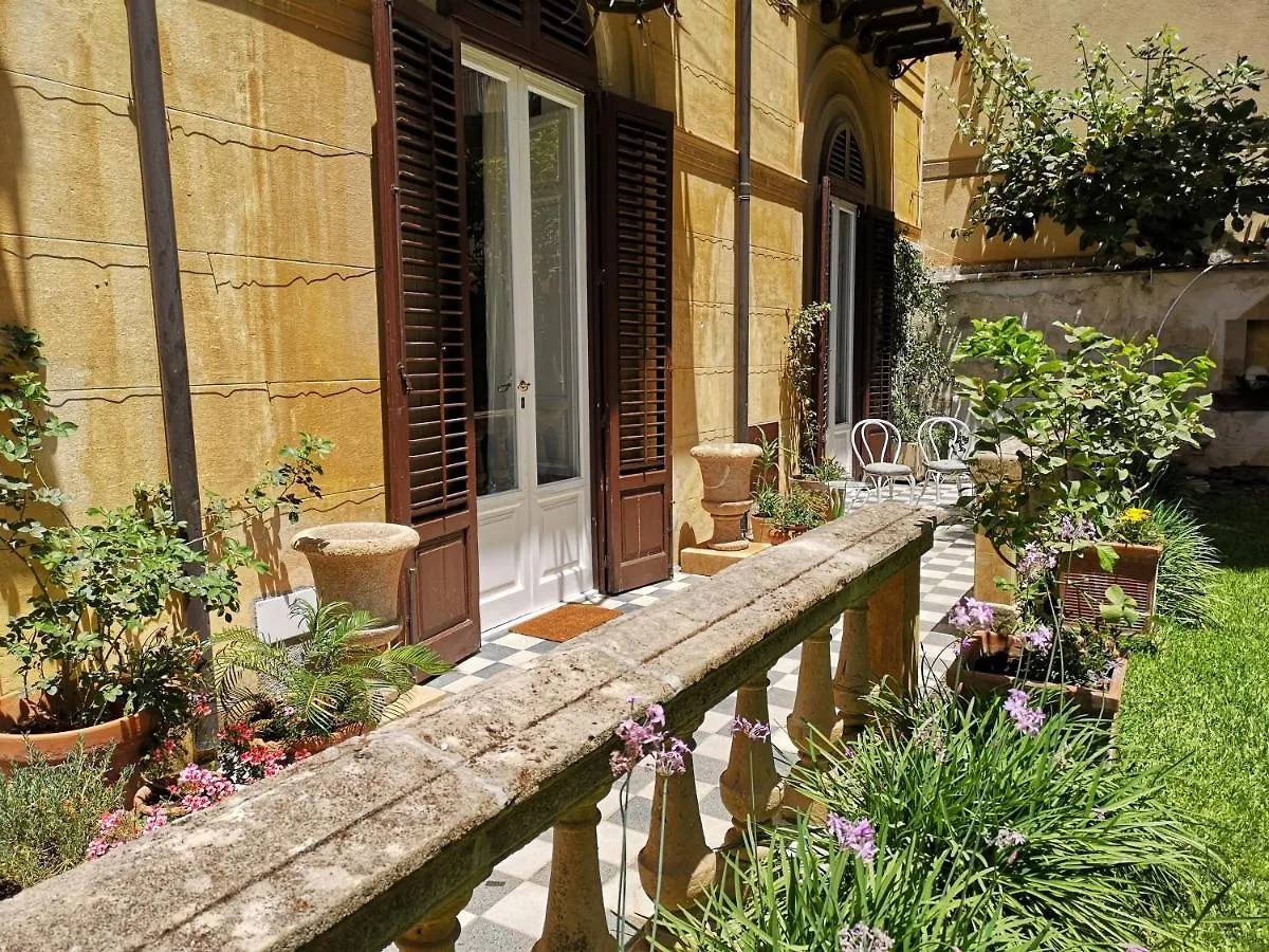 Garden Suite in private villa on Via Libertà Palerme Couette-café