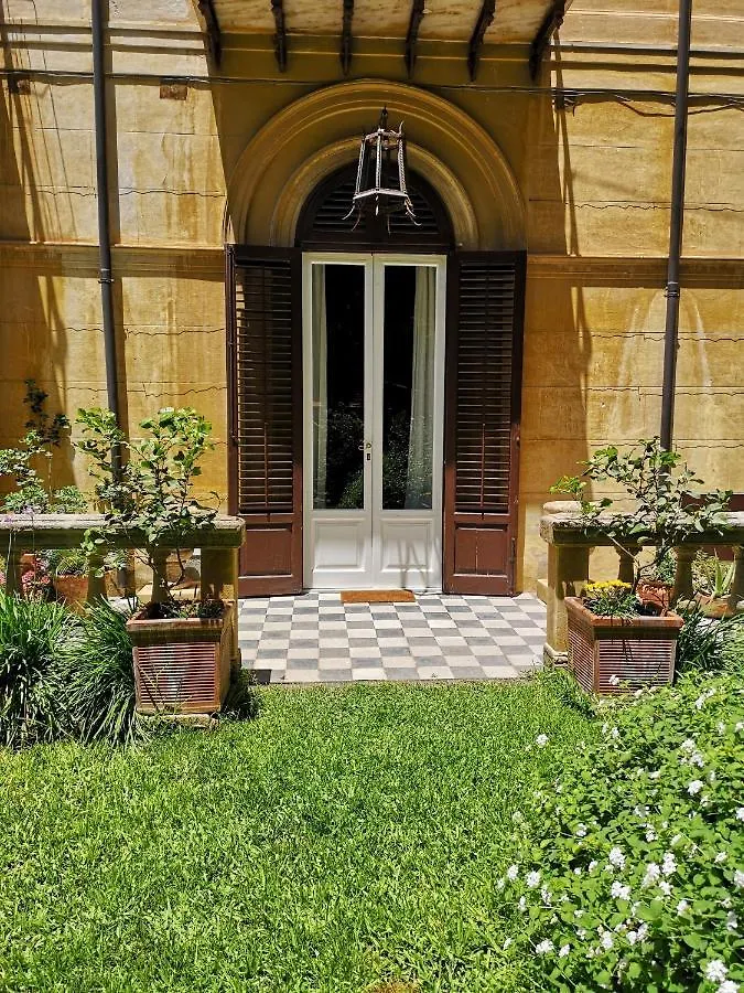 Couette-café Garden Suite in private villa on Via Libertà Palerme