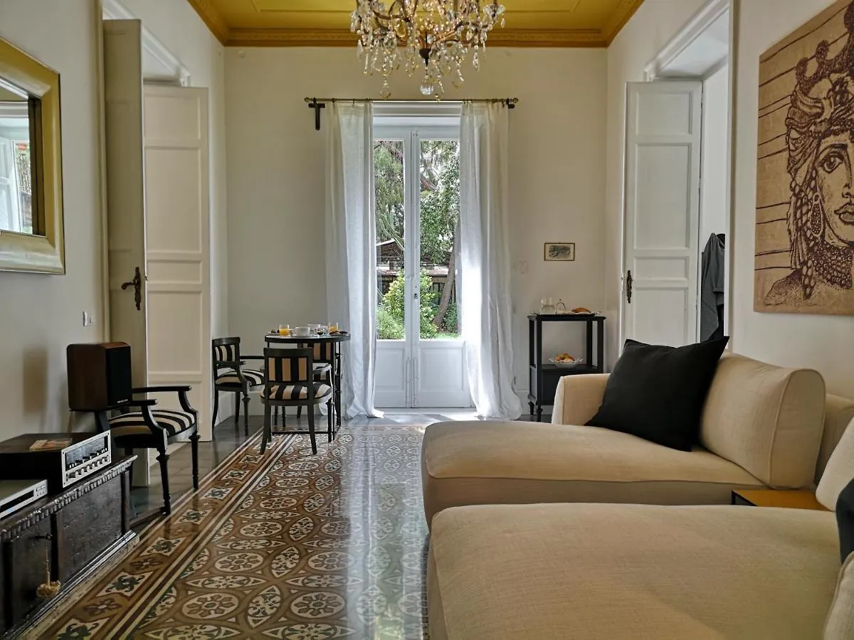 ** Couette-café Garden Suite in private villa on Via Libertà Palerme Italie