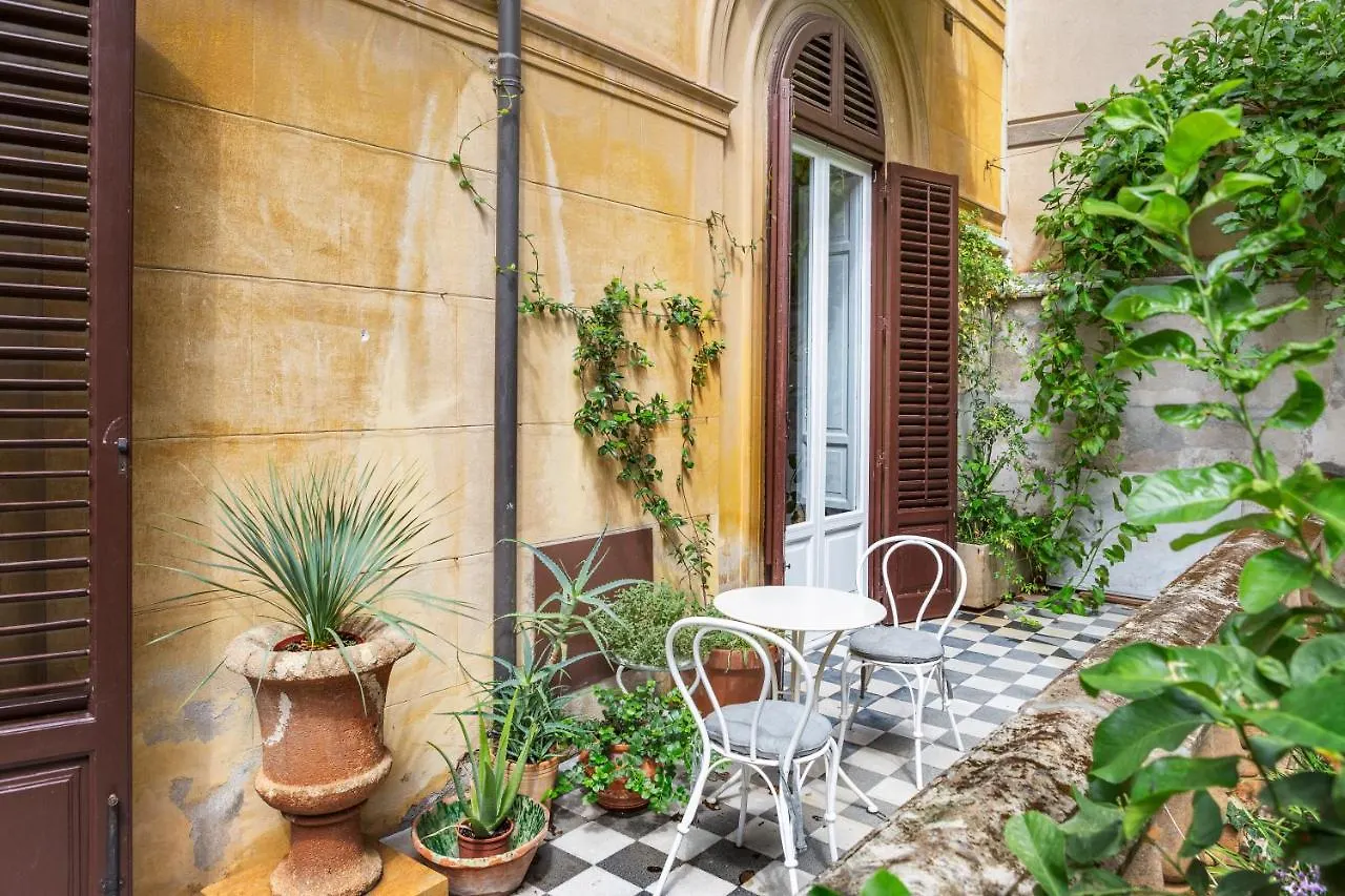 Couette-café Garden Suite in private villa on Via Libertà Palerme